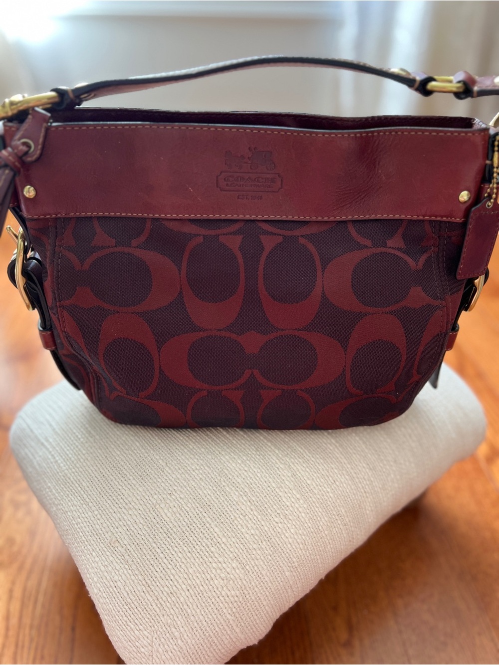 Vintage Coach Zoe Signature Hobo Bag Burgundy Bordeaux Gold Like New